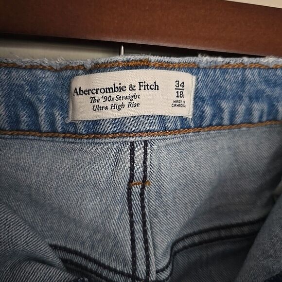 ABERCROMBIE & FITCH Ultra High Rise 90s Straight Jean Wide Leg Sz 34 distressed - Picture 2 of 13